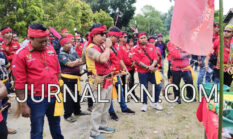 Ratusan Massa Gerbang Dayak datangi Kantor PT Lonsum. Ledakkan Tuntutan atas PHK Brutal, Plasma Fiktif, dan Konflik Lahan