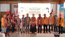 Enam dari kiri, Ketua DPD Hanura Kalimantan Timur, Marsidik, foto bersama jajaran pengurus DPC, PAC, dan kader Partai Hanura usai pembukaan Muscab IV Hanura Kabupaten Kutai Barat, Jumat (13/2/2026), sebagai bentuk soliditas dan komitmen memenangkan Hanura di Kutai Barat. Penulis: Sukawati