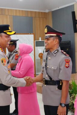 Kapolres Kutim AKBP Fauzan Arianto Pimpin Sertijab Kapolsek Sangatta Utara, IPTU Bambang Gantikan IPTU Alan Firdaus yang Geser ke Berau: Jaga Soliditas dan Tingkatkan Pelayanan