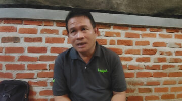 Foto: Budi Permanto saat memberikan keterangan terkait sengketa lahan yang melibatkan dirinya dengan perusahaan tambang PT Tepian Indah Sukses (TIS) di Kabupaten Kutai Barat, Sabtu (6/6/2026). (Foto: Istimewa)